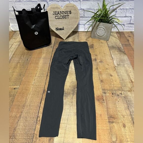 Lululemon Fast and Free Tight II 25" *Non-Reflective Nulux
Titanium - Picture 2 of 13